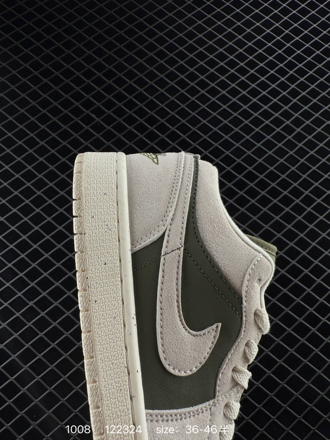 Nike Wmns Air Jordan 1 Low GS”Team Gold“